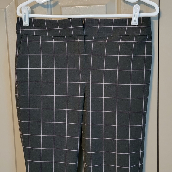 *FINAL PRICE *Loft ladies black and pink plaid capris. - Picture 2 of 7